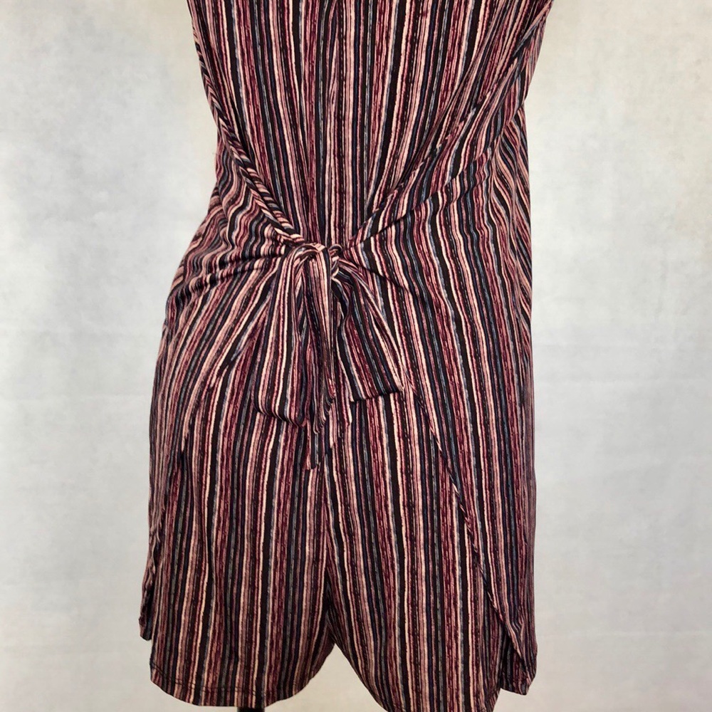 🆕BCBG SALE🎉Beautiful striped Romper💥 - Picture 7 of 8